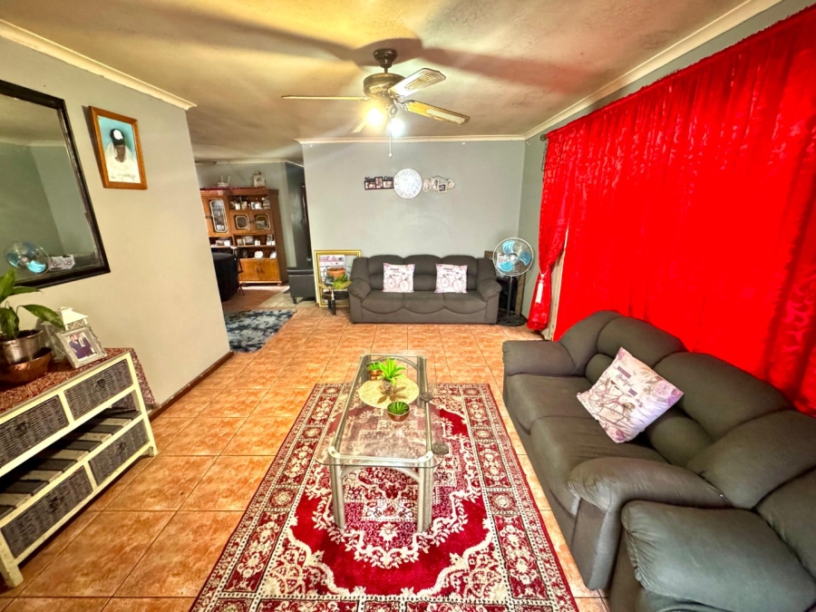 3 Bedroom Property for Sale in Beacon Valley Western Cape